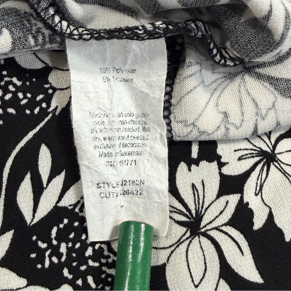 Kaileigh Knit Cropped Jumpsuit, w/ pockets. Women’s Large, Black & White Floral - Picture 9 of 12
